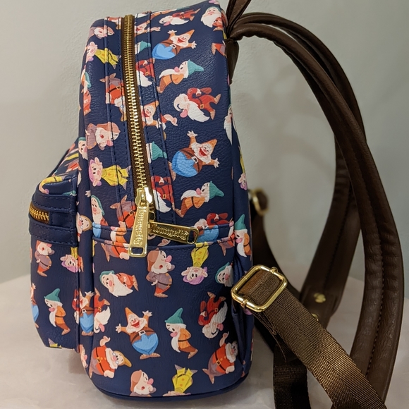 Loungefly Disney Snow White and the Seven Dwarfs AOP Mini Backpack - Exclusive - Picture 4 of 7